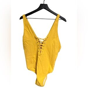 Free Press yellow ribbed